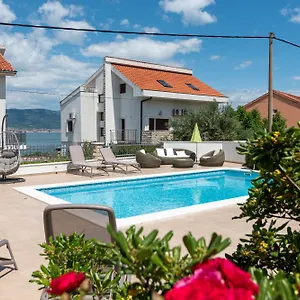 Brico Apartament Trogir