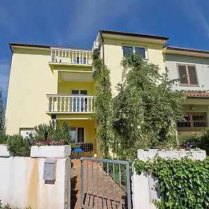 Milica 56 Apartament Pula